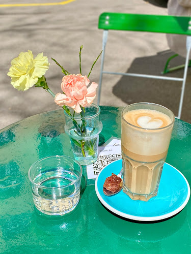 Kafi Ö - Café