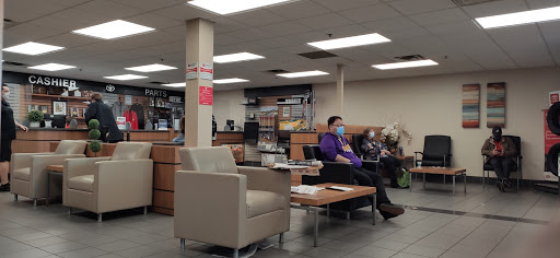 Toyota Dealer «Maplewood Toyota», reviews and photos, 2873 Maplewood Dr, Maplewood, MN 55109, USA