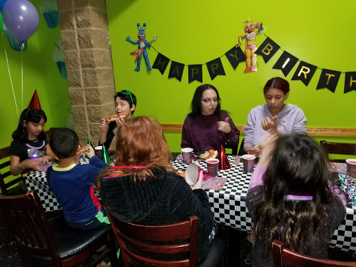 Bowling Alley «Showplace Entertainment Center», reviews and photos, 141 E Service Rd, Staten Island, NY 10314, USA