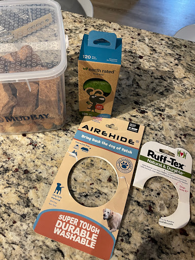 Pet Supply Store «Mud Bay», reviews and photos, 2611 California Ave SW, Seattle, WA 98116, USA