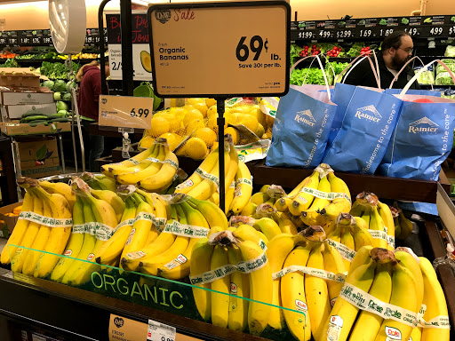 Grocery Store «D & W Fresh Market», reviews and photos, 2181 Wealthy St SE, East Grand Rapids, MI 49506, USA