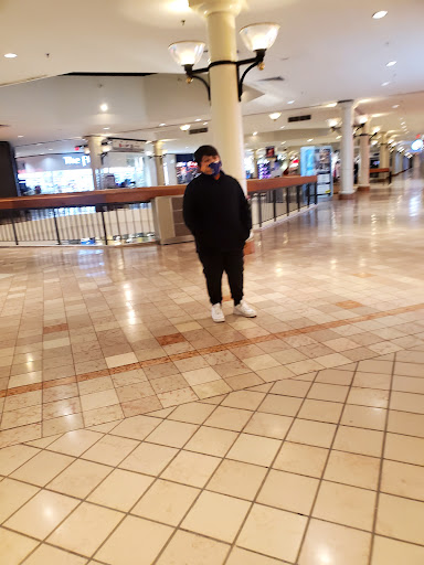 Shopping Mall «Woodbridge Center», reviews and photos, 250 Woodbridge Center Dr, Woodbridge, NJ 07095, USA