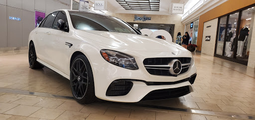 Clothing Store «Neiman Marcus», reviews and photos, 2442 E Sunrise Blvd, Fort Lauderdale, FL 33304, USA