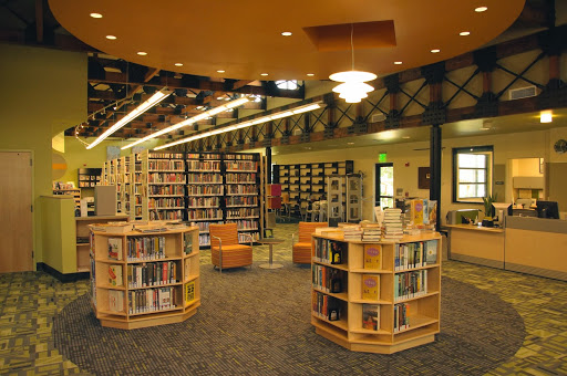 Twin Oaks Branch, Austin Public Library image 2