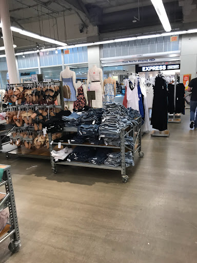 Clothing Store «Old Navy», reviews and photos, 755 NJ-18, East Brunswick, NJ 08816, USA