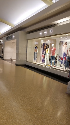 Clothing Store «Forever 21», reviews and photos, 108 Green Acres Rd E, Valley Stream, NY 11581, USA