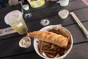 Hooked on Fish and Chips 虎克英式魚排 image