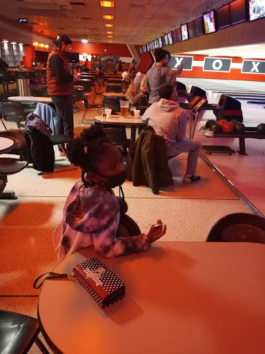 Bowling Alley «Brunswick Zone Woodridge», reviews and photos, 1555 75th St, Woodridge, IL 60517, USA