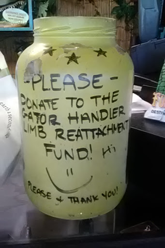 Restaurant «Fudpuckers Beachside Bar & Grill», reviews and photos, 20001 Emerald Coast Pkwy, Destin, FL 32541, USA