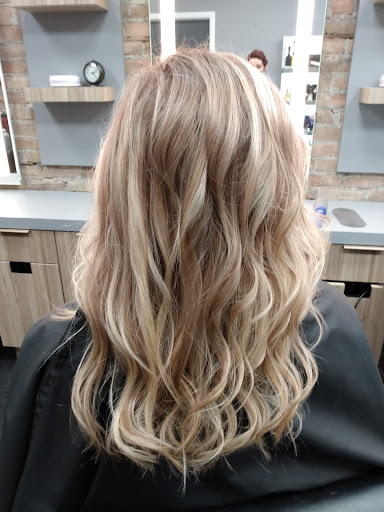 Hair Salon «Allure Designs Salon + Boutique», reviews and photos, 521 N Milwaukee Ave, Libertyville, IL 60048, USA