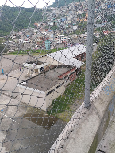 Opiniones de Canchas de Santa Rosa en Quito - Campo de fútbol