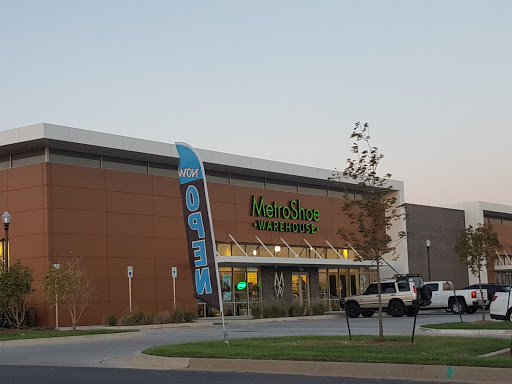 Shoe Store «MetroShoe Warehouse», reviews and photos, 2308 24th Ave NW, Norman, OK 73069, USA