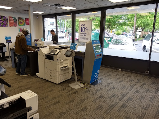 Print Shop «FedEx Office Print & Ship Center», reviews and photos, 1605 NE 7th Ave, Portland, OR 97232, USA