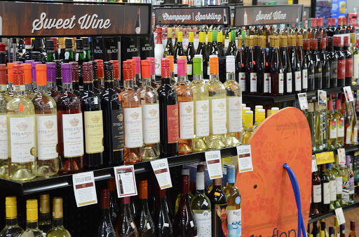 Liquor Store «Katie Plaza Discount Liquor», reviews and photos, 594 W Columbia Ave, Battle Creek, MI 49015, USA