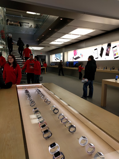 Computer Store «Apple Boylston Street», reviews and photos, 815 Boylston St, Boston, MA 02116, USA