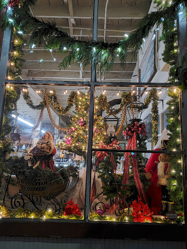 Florist «Silverton Flower Shop», reviews and photos, 311 N Water St, Silverton, OR 97381, USA