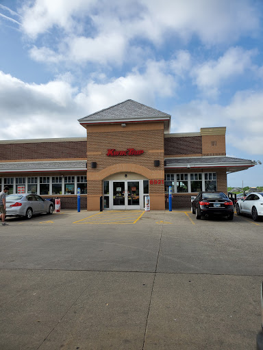 Convenience Store «Kwik Trip #492», reviews and photos, 8921 Crossroads Blvd, Chanhassen, MN 55317, USA
