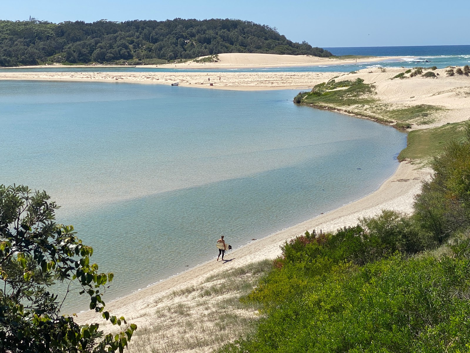 Foto van Conjola Beach met beige zand oppervlakte