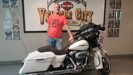 Harley-Davidson Dealer «Vehicle City Harley-Davidson», reviews and photos, 2400 Austins Pkwy, Flint, MI 48507, USA