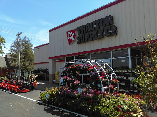 Home Improvement Store «Tractor Supply Co.», reviews and photos, 3355 Guthrie Hwy, Clarksville, TN 37040, USA