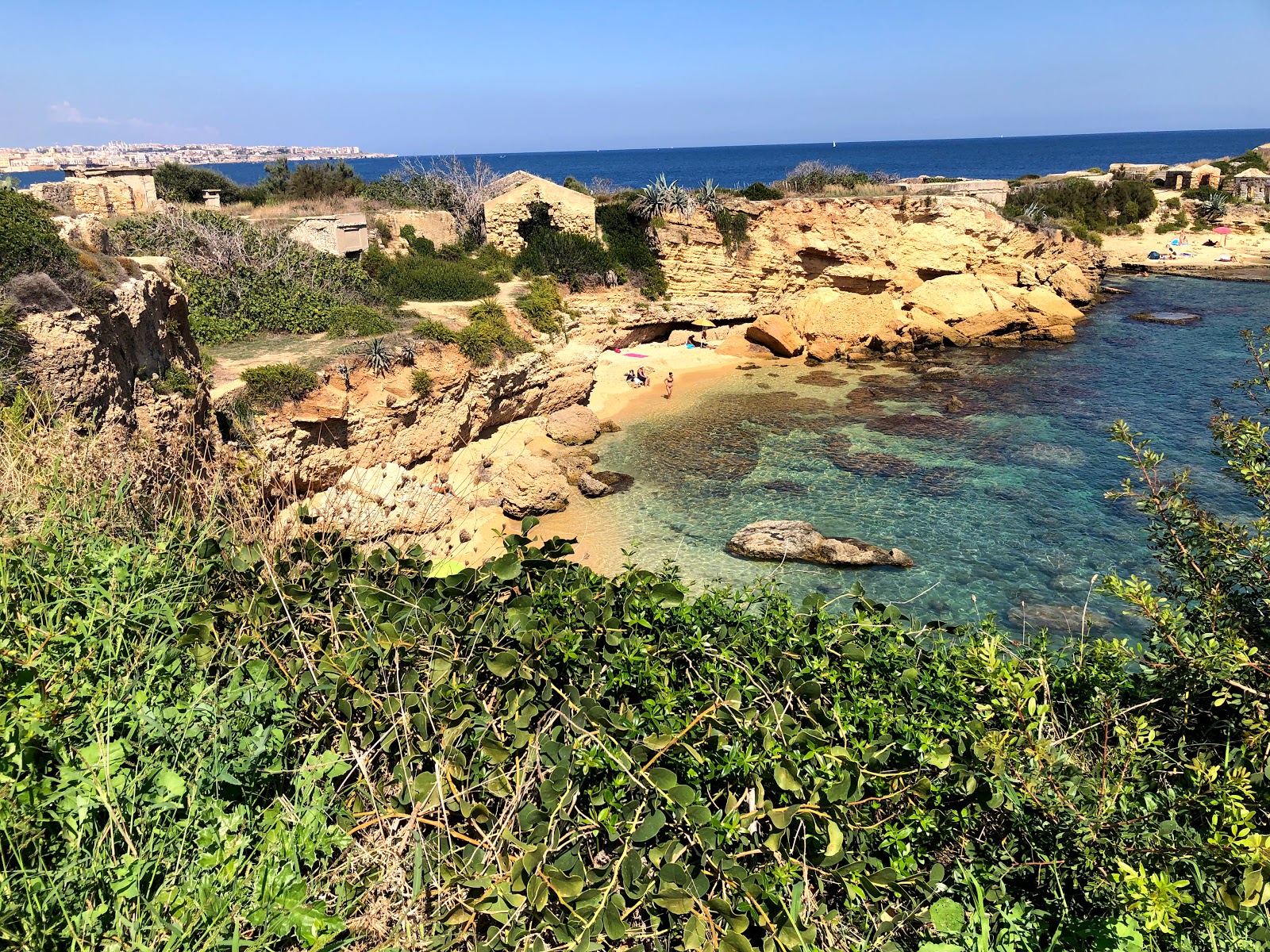 Spiaggia Massolivieri的照片 带有小海湾