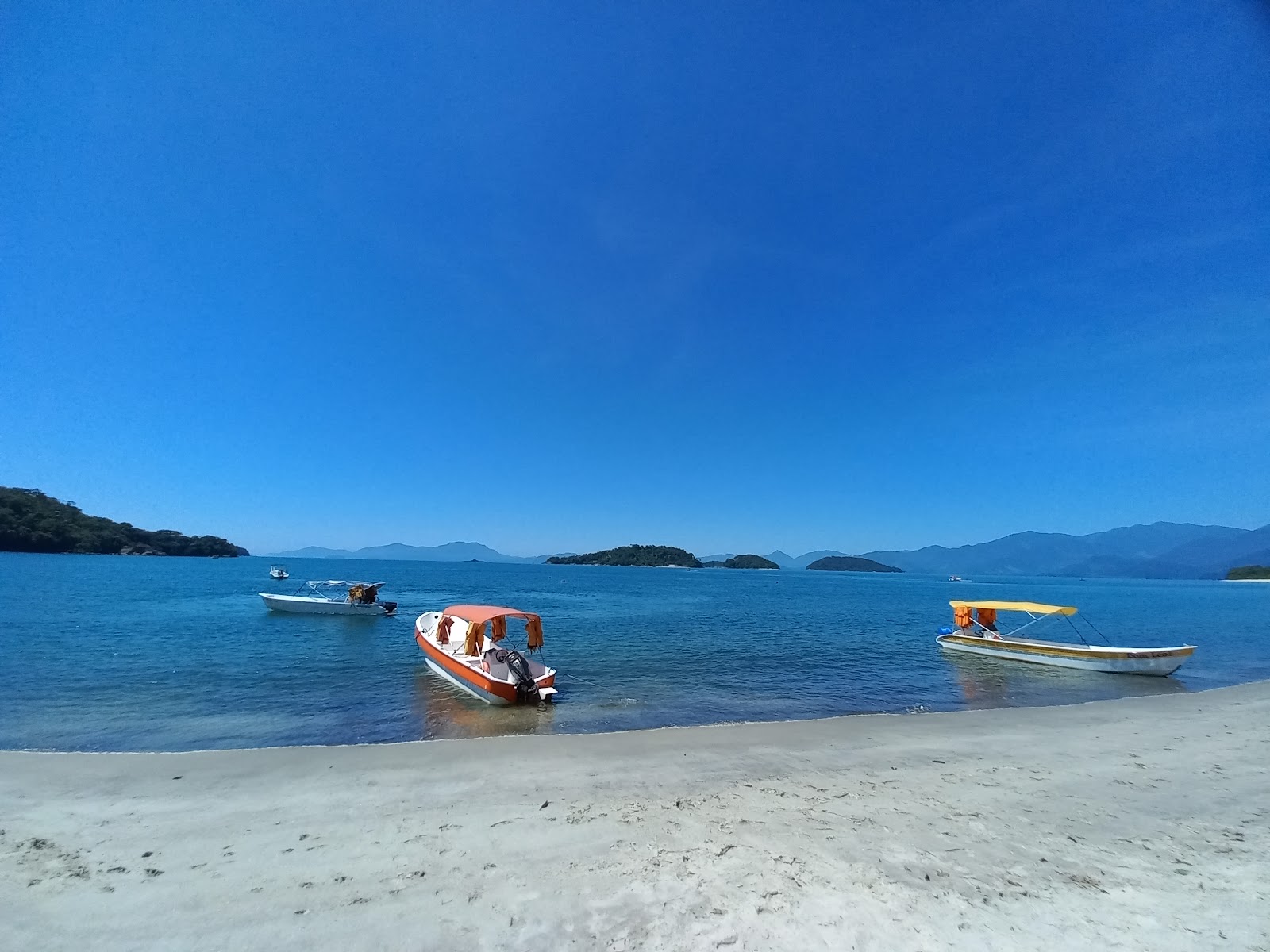 Fotografie cu Plaja Sao Goncalo - locul popular printre cunoscătorii de relaxare