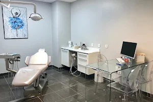 Dr Mélodie Carasco - Orthodontie - Chirurgien-dentiste - Fuveau image