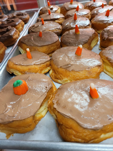 Dessert Shop «Honey Creme Donut Shop», reviews and photos, 514 Vincennes St, New Albany, IN 47150, USA