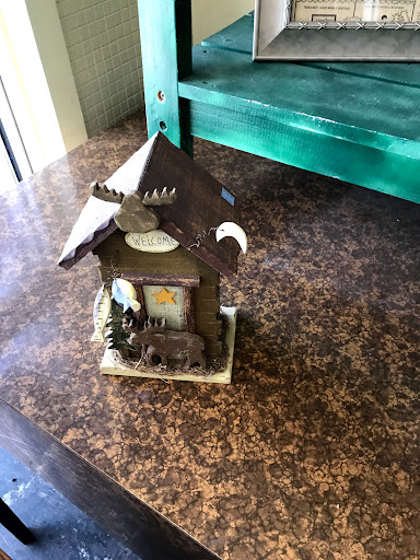 Used Clothing Store «T.E.A.M. Resale Shop», reviews and photos, 300 W Main St, Tomball, TX 77375, USA