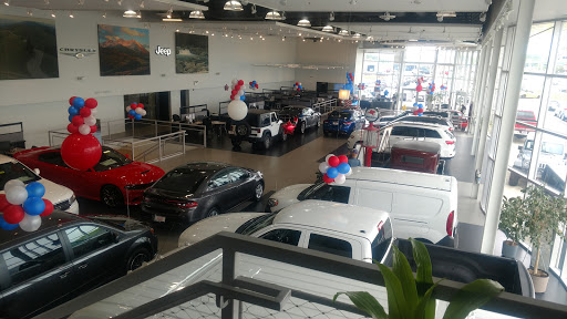 Car Dealer «Larry Roesch Chrysler Jeep Dodge RAM», reviews and photos, 200 W Grand Ave, Elmhurst, IL 60126, USA