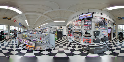 Truck Accessories Store «4 Wheel Parts - Portland - South Tabor», reviews and photos, 2700 SE 82nd Ave, Portland, OR 97266, USA