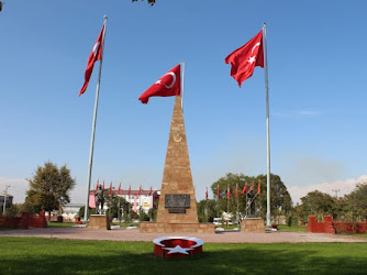 Şehit Mehmet Çavuş Anıt-Mezarı