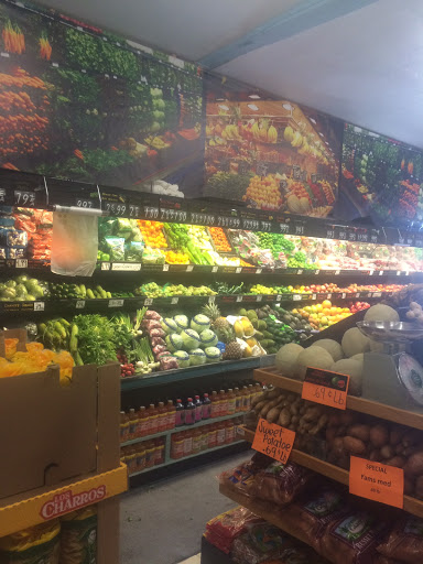 Grocery Store «La Fiesta Latina Market», reviews and photos, 453 Garces Hwy, Delano, CA 93215, USA