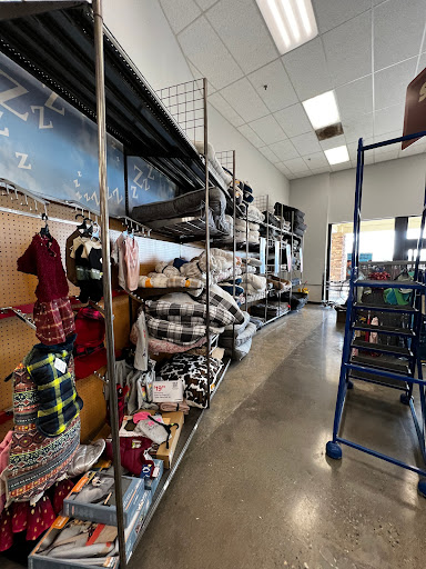 Pet Supply Store «Petco Animal Supplies», reviews and photos, 1917 Douglas Blvd, Roseville, CA 95661, USA