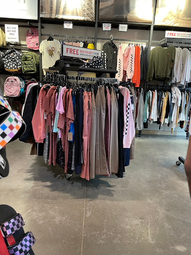 Outlet Mall «The Outlet Shoppes», reviews and photos, 915 Ridgewalk Pkwy, Woodstock, GA 30188, USA