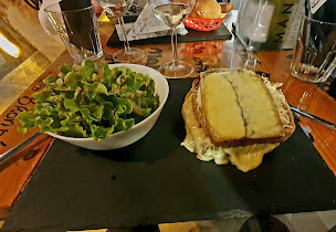 Photo n°10 de L'Underground Concept Store | Restaurant - Bar à Rhum - Expo d'artistes - Coiffeur Barbier à Salon-de-Provence ()