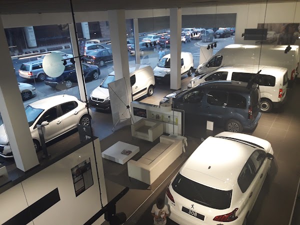 Peugeot Sevilla Giralda Cars Dealer