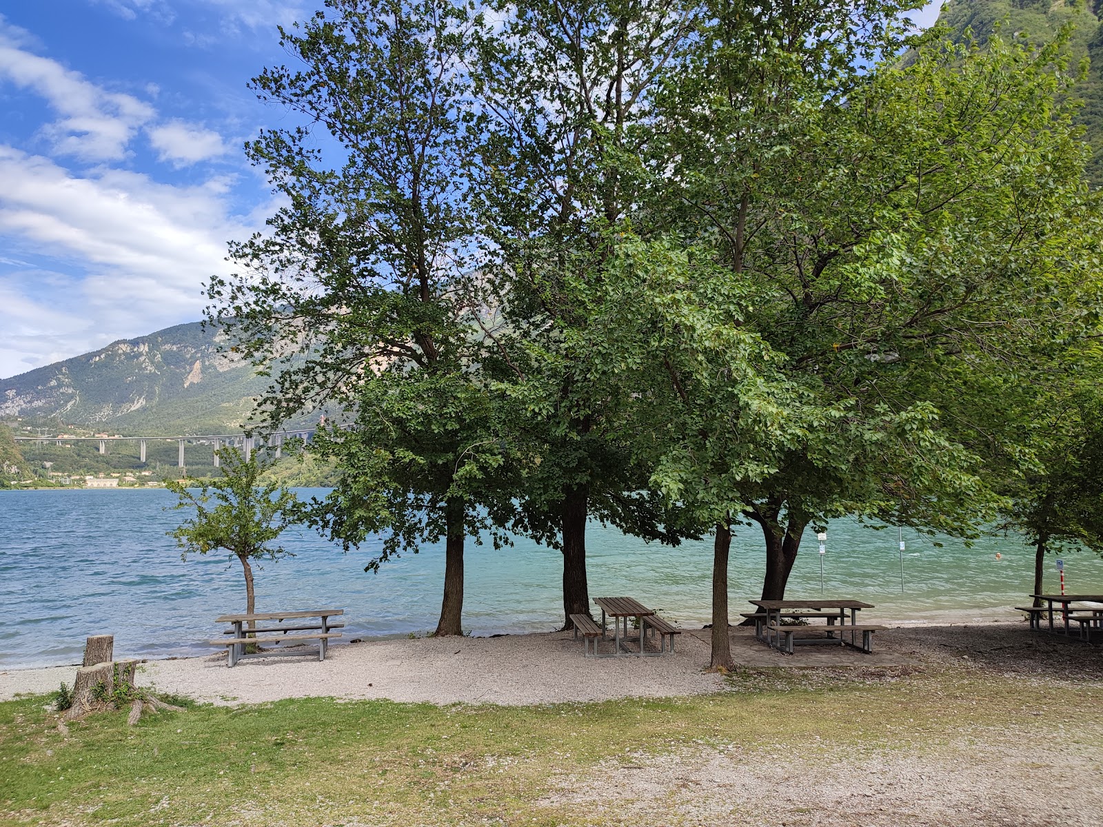 Lago Morto Plajı'in fotoğrafı - tatil için iyi evcil hayvan dostu nokta