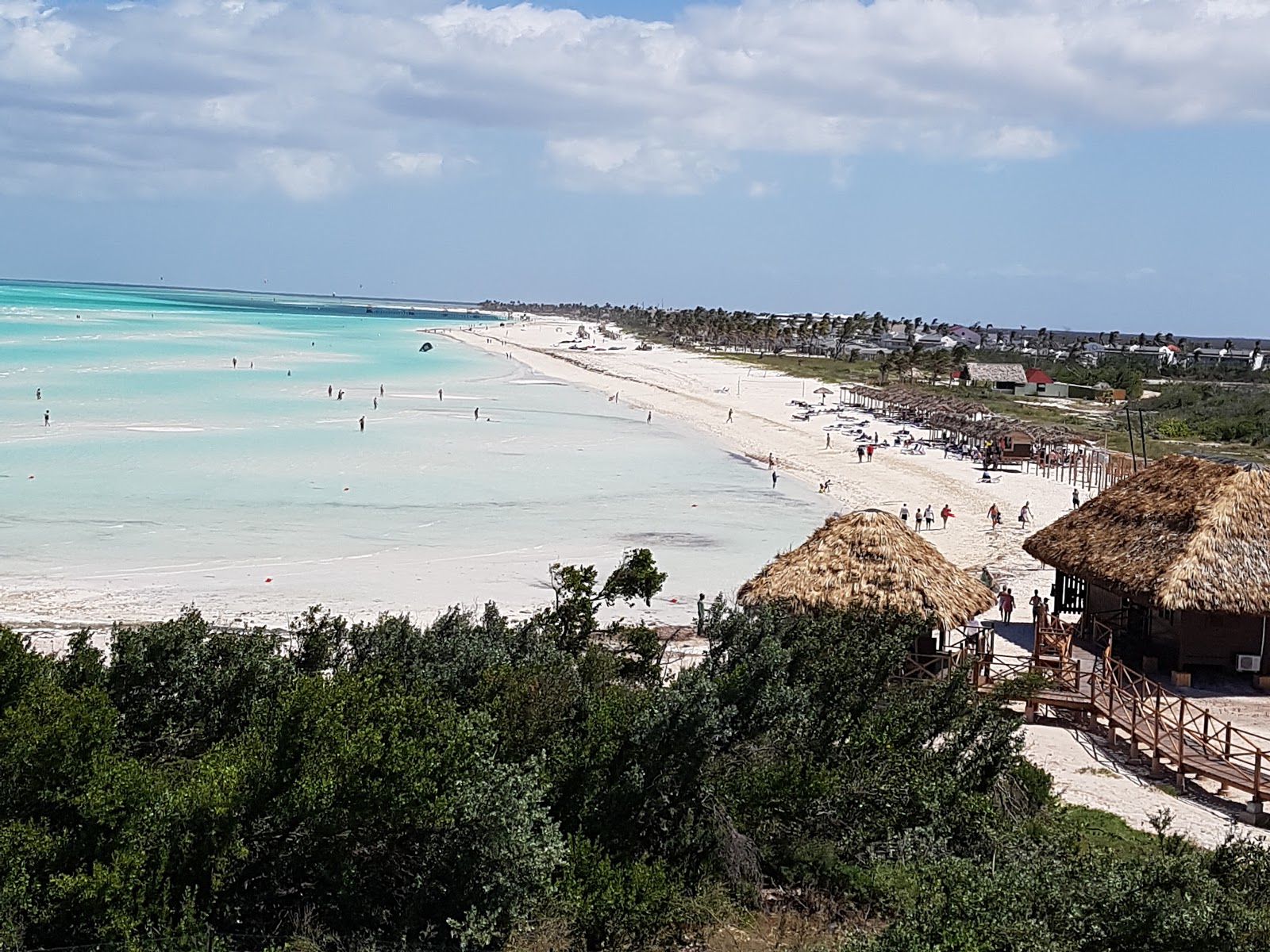 Foto von Playa Pilar II und die siedlung