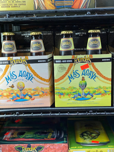 Liquor Store «Royal Liquor», reviews and photos, 808 Center Rd #3, Flint, MI 48506, USA