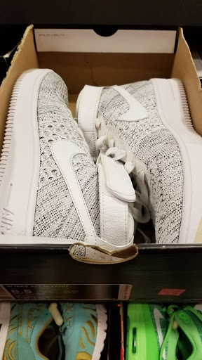 Sporting Goods Store «Nike Clearance Store», reviews and photos, 5000 S Arizona Mills Cir #240, Tempe, AZ 85282, USA