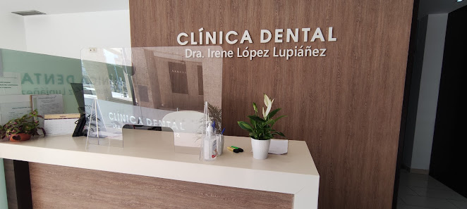 Clínica Dental Dra. Irene López Lupiañez C. Granada, 1, 29730 Rincón de la Victoria, Málaga, España