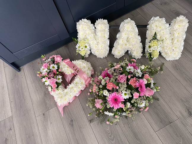 Comments and reviews of Poppy's Florist Huyton Page Moss