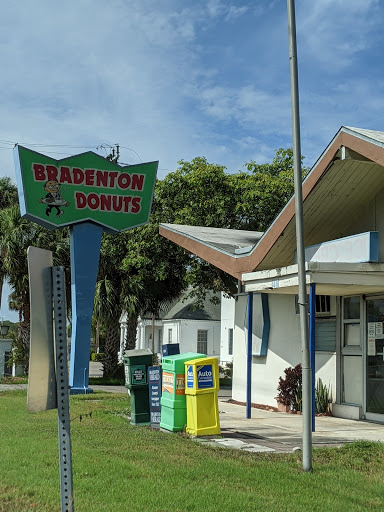 Donut Shop «Bradenton Donut Shop», reviews and photos, 4616 14th St W, Bradenton, FL 34207, USA