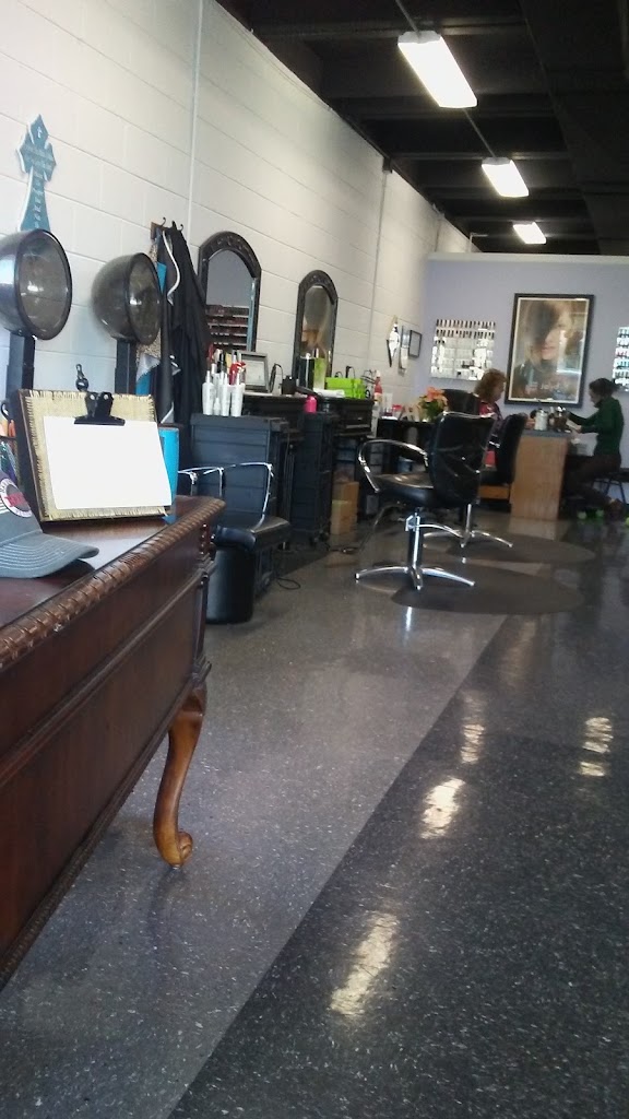 Bei Capelli Salon 38401