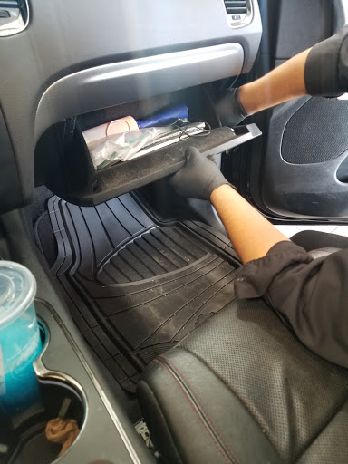 Valvoline Instant Oil Change image