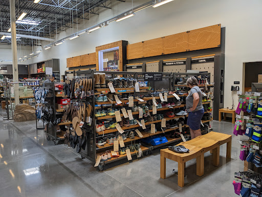 Camping Store «REI», reviews and photos, 6281 W 135th St, Overland Park, KS 66223, USA