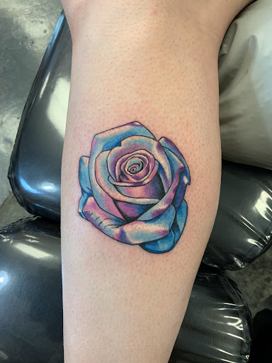 Explore easy flower tattoo ideas, creative tattoo ideas in Wentzville, available at Ultimate Art Form Tattoo Studio