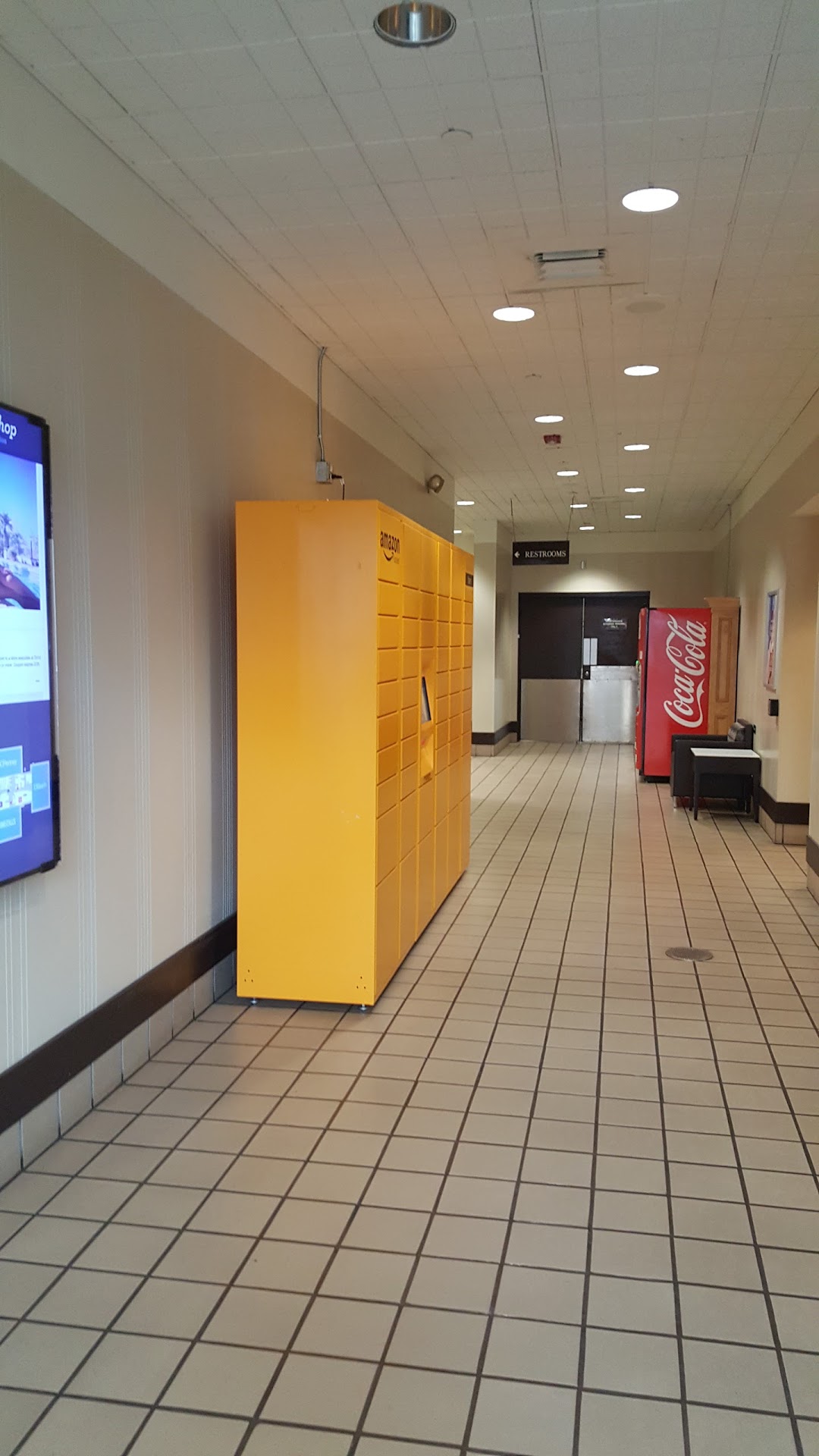 Amazon Hub Locker Fawn in the city Port Charlotte