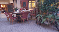 Atmosphère du Restaurant Le Tourne Bride à Solliès-Ville - n°17